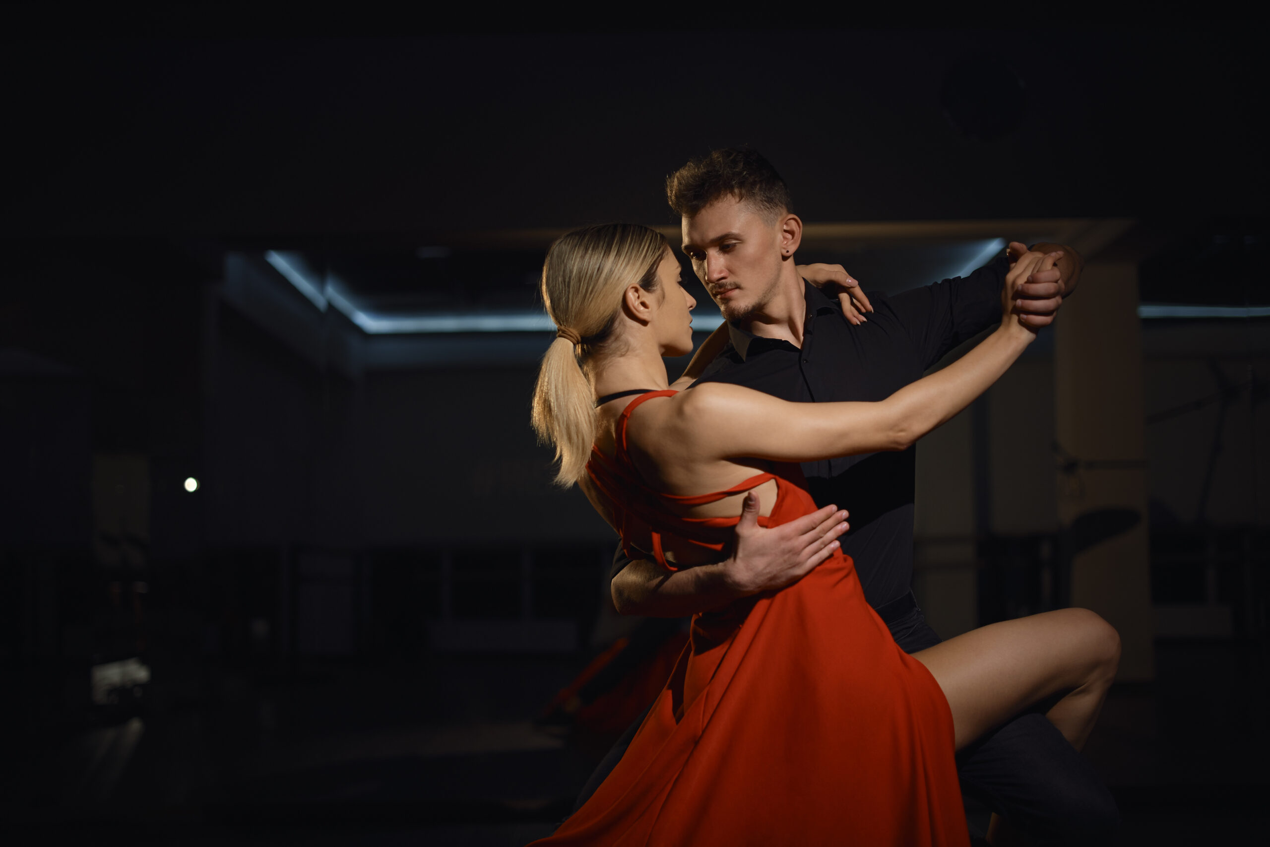 beautiful-passionate-dancers-dancing-scaled